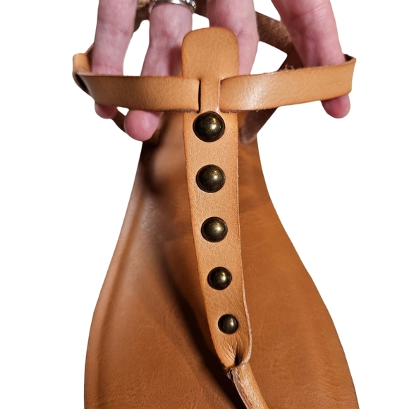 Universal Thread Kylianne Faux Leather Thong Sandal, Tan, Size 9 (NWOT) - Picture 8 of 11